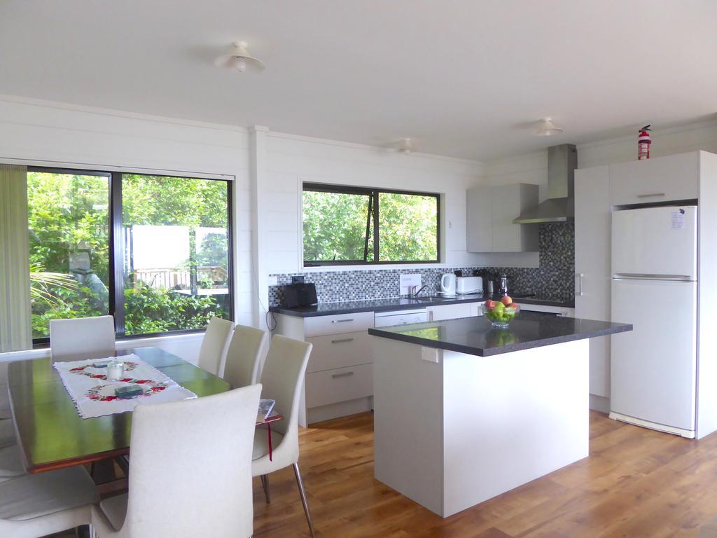17 On Tiri View Villa Palm Beach Екстериор снимка